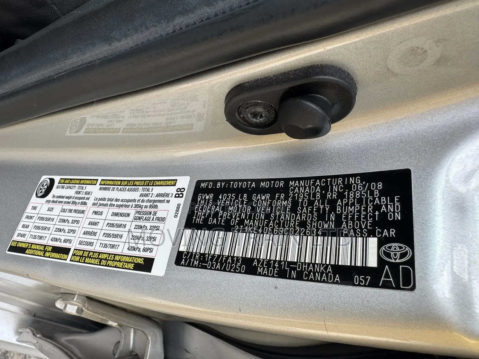 Toyota Matrix S Hatchback FWD (2.4L 4cyl 5A) 2010 Silver