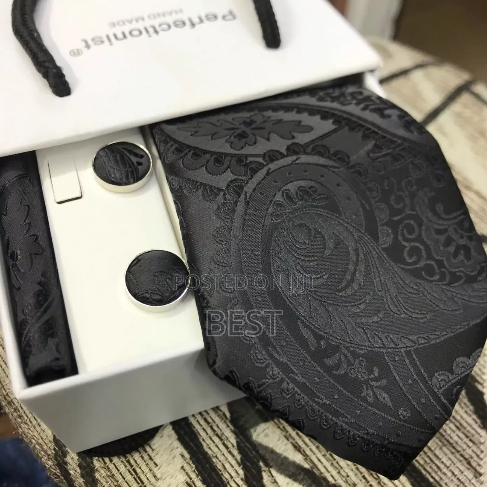 Luxury Italian Ties Comes With Cufflinks And Pocket Square