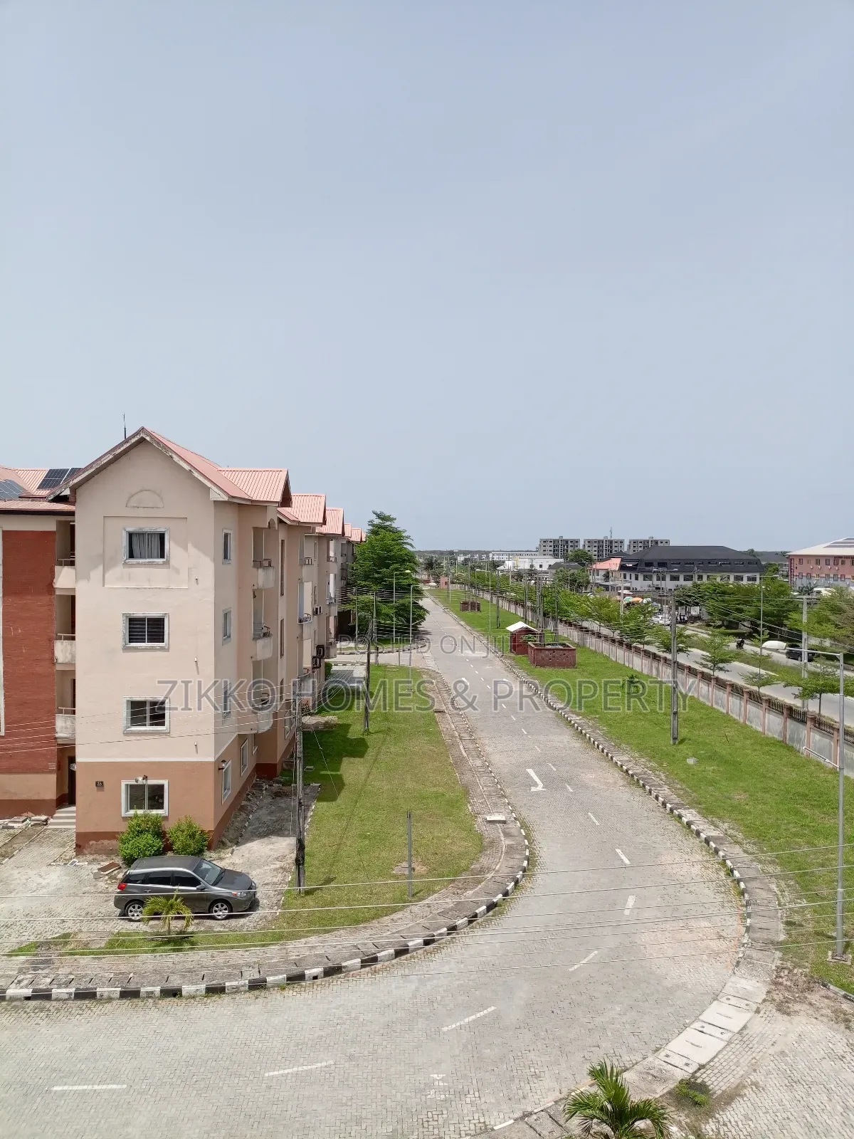 3bdrm Block of Flats in Fashola Estate,, Ajah for sale