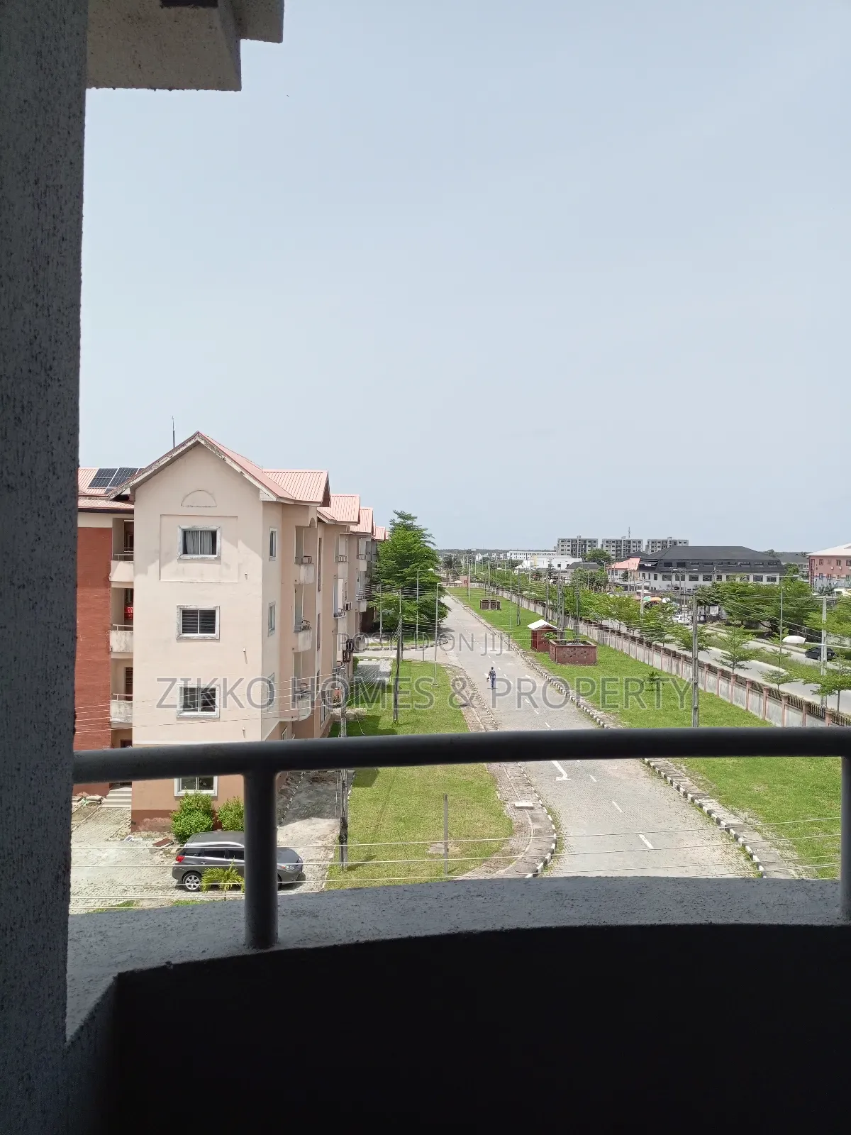 3bdrm Block of Flats in Fashola Estate,, Ajah for sale