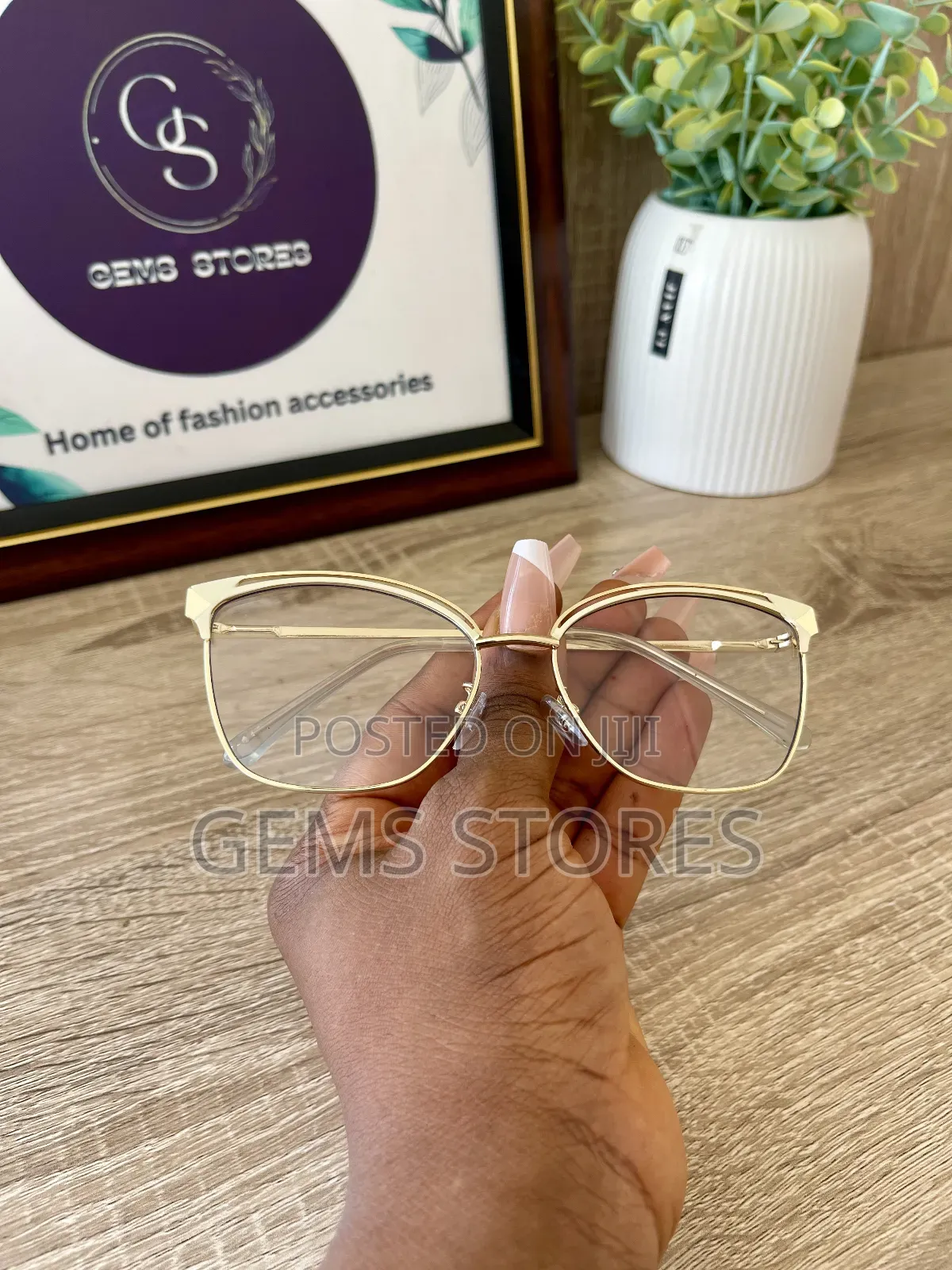 Stylish Photochromic Glasses for Women
