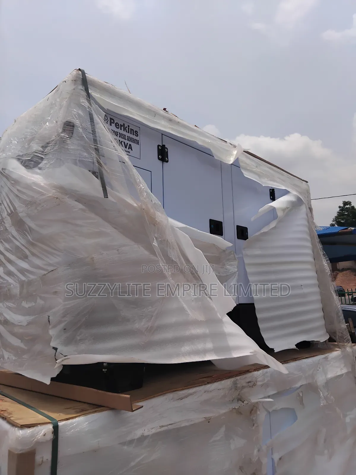 Perkins 22kva Soundproof Diesel Generator With 2years Warranty