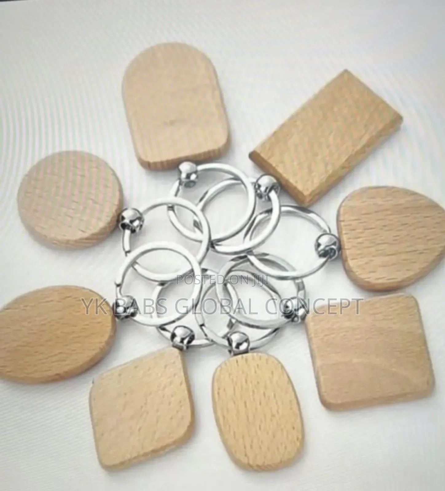 12 Pic's Wooden Key Holder
