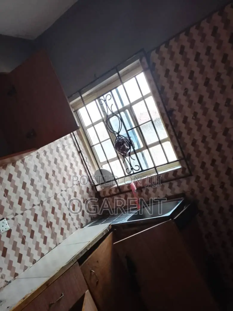 2bdrm Apartment in Ogunwenyi, Benin City for rent