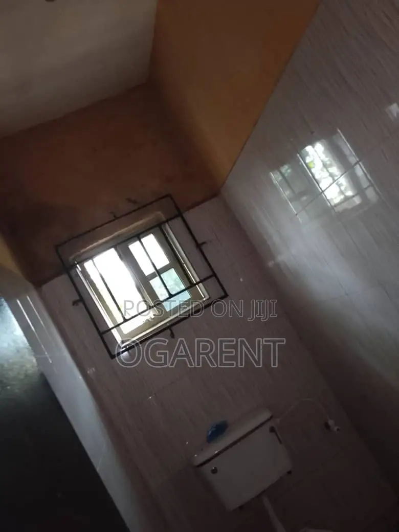 2bdrm Apartment in Ogunwenyi, Benin City for rent