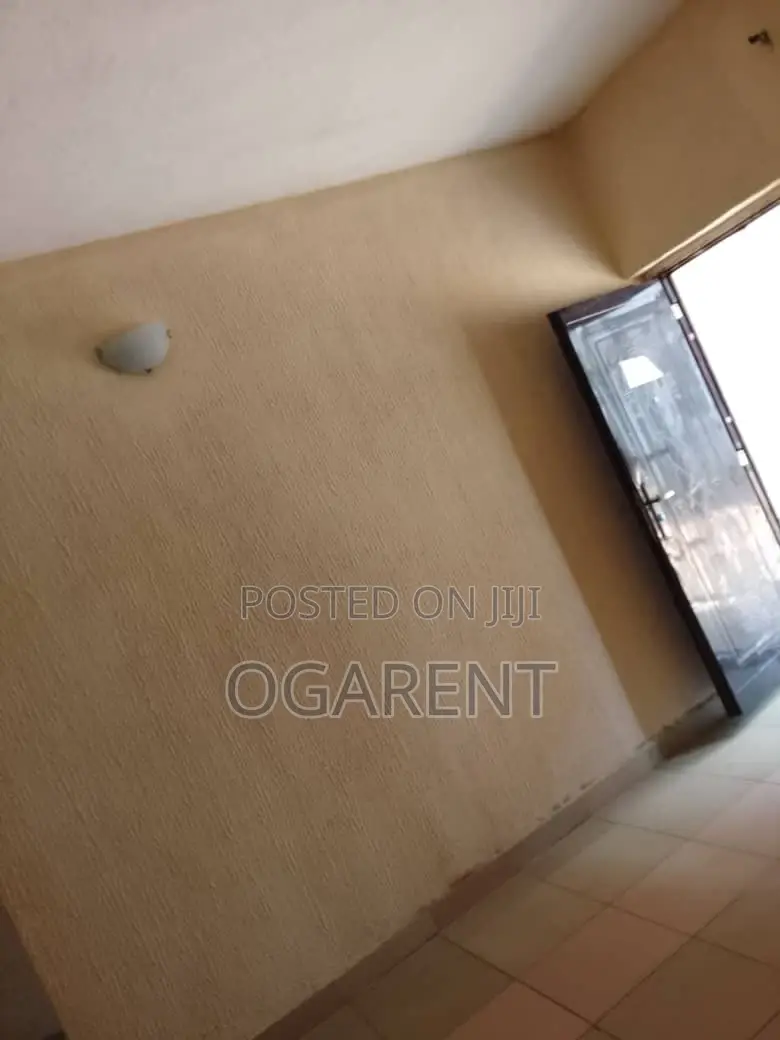 2bdrm Apartment in Ogunwenyi, Benin City for rent