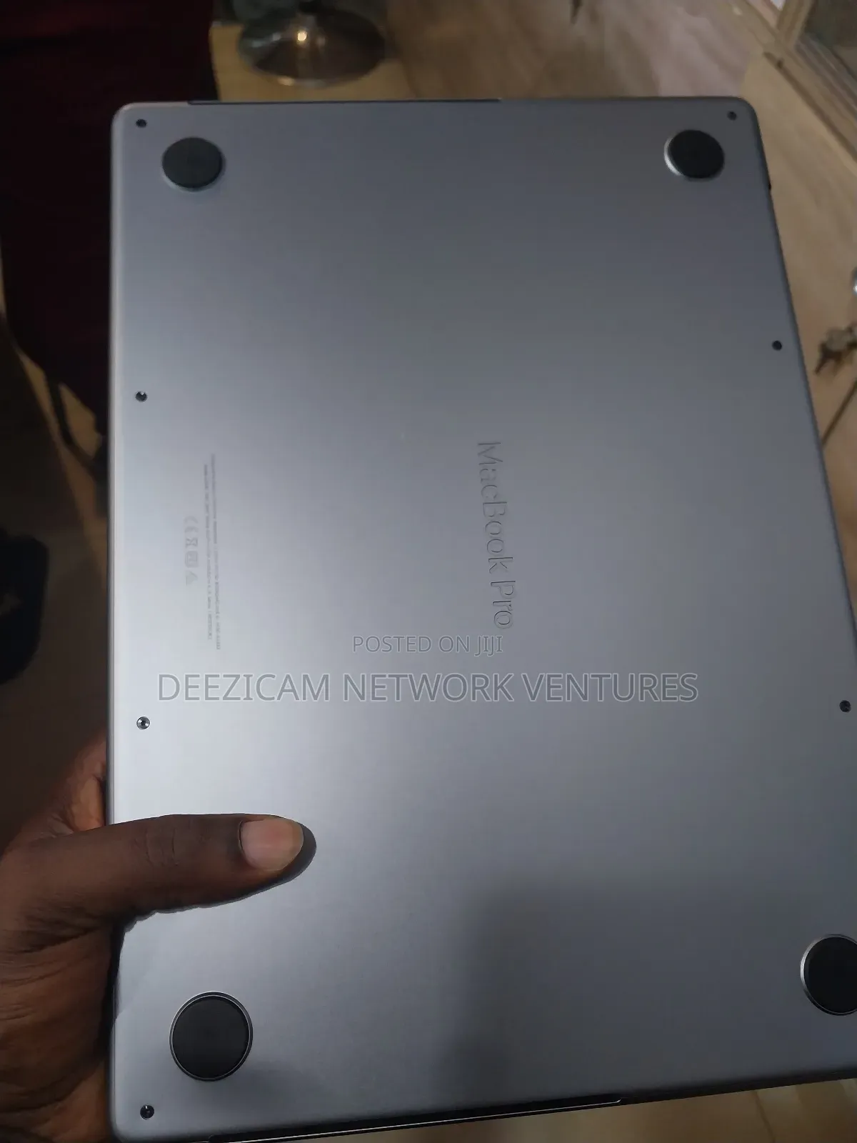 Laptop Apple MacBook Pro 2021 M1 16GB Apple M1 Pro SSD 512GB