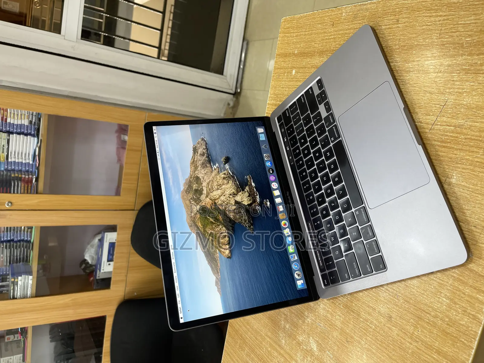 Laptop Apple MacBook Pro 2020 16GB Intel Core I5 SSD 1T