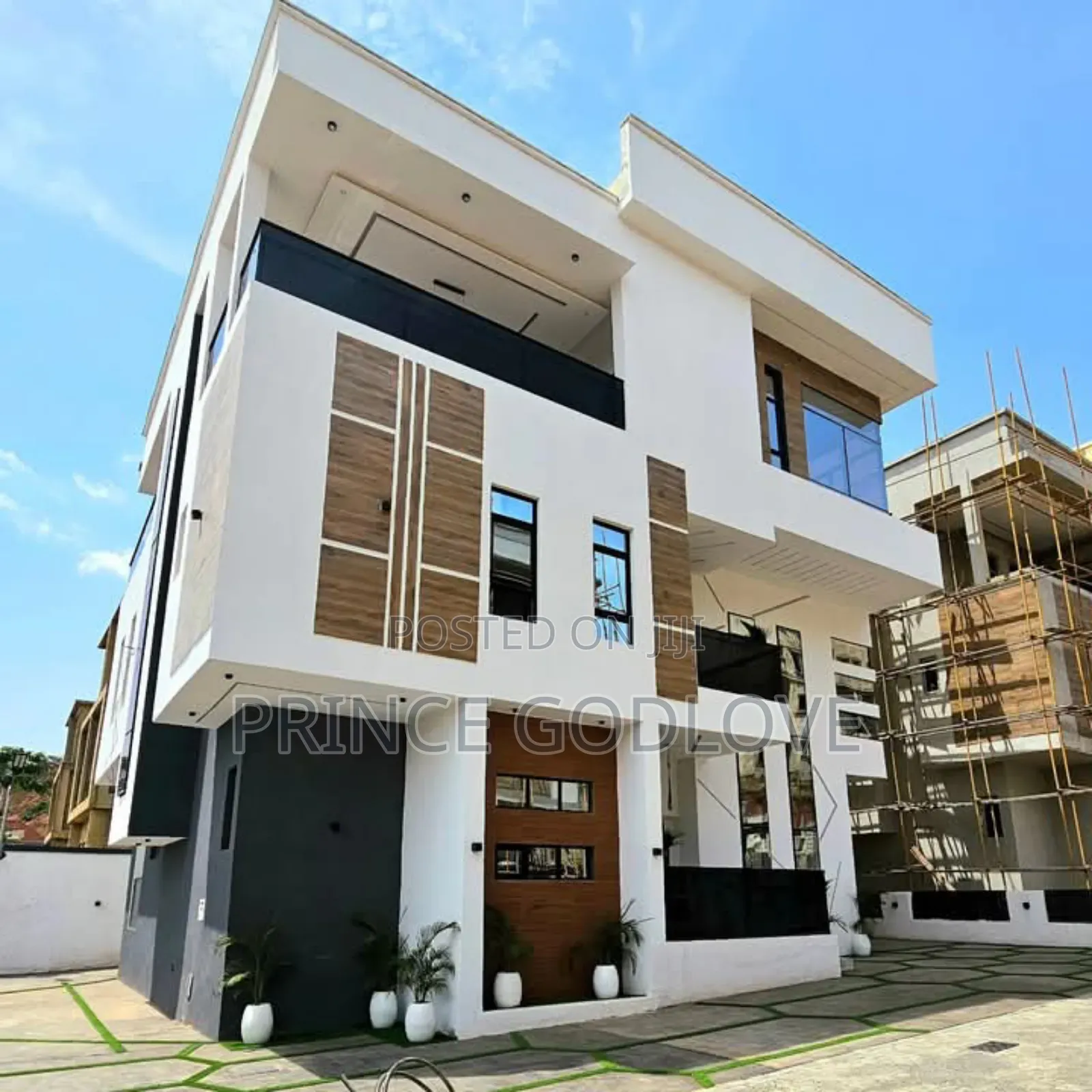 5bdrm Duplex in Asokoro for sale