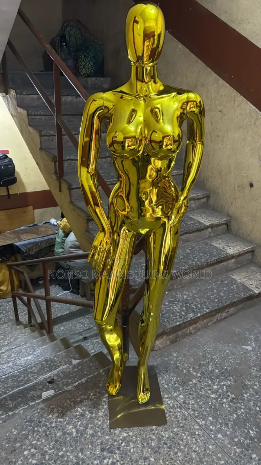 Egg Face Gold Chrome Female Size 12 Busty Mannequin