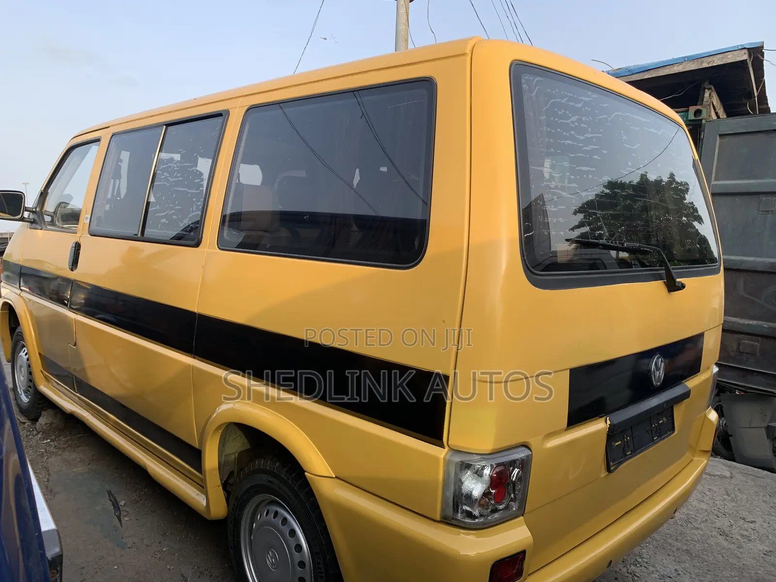 Volkswagen Transporter 2000 Yellow