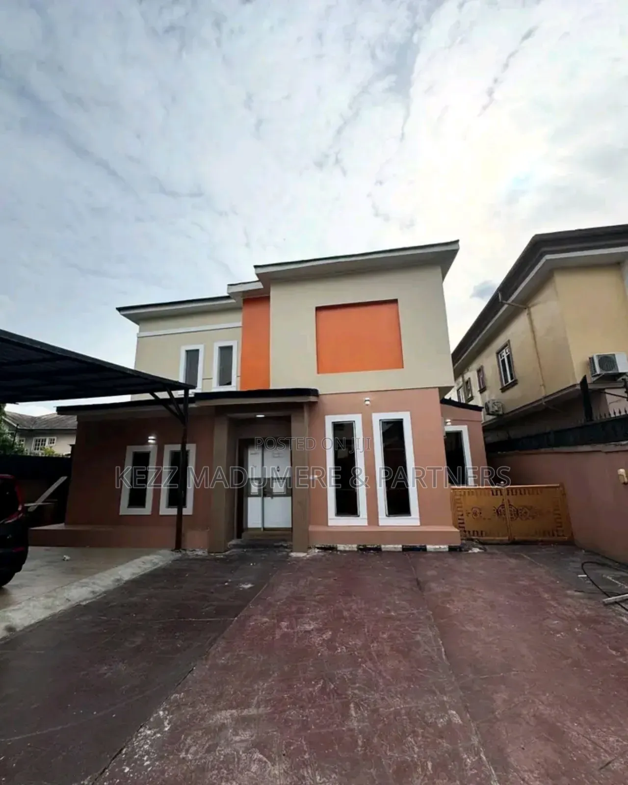 Furnished 4bdrm Duplex in New Gra Port for sale
