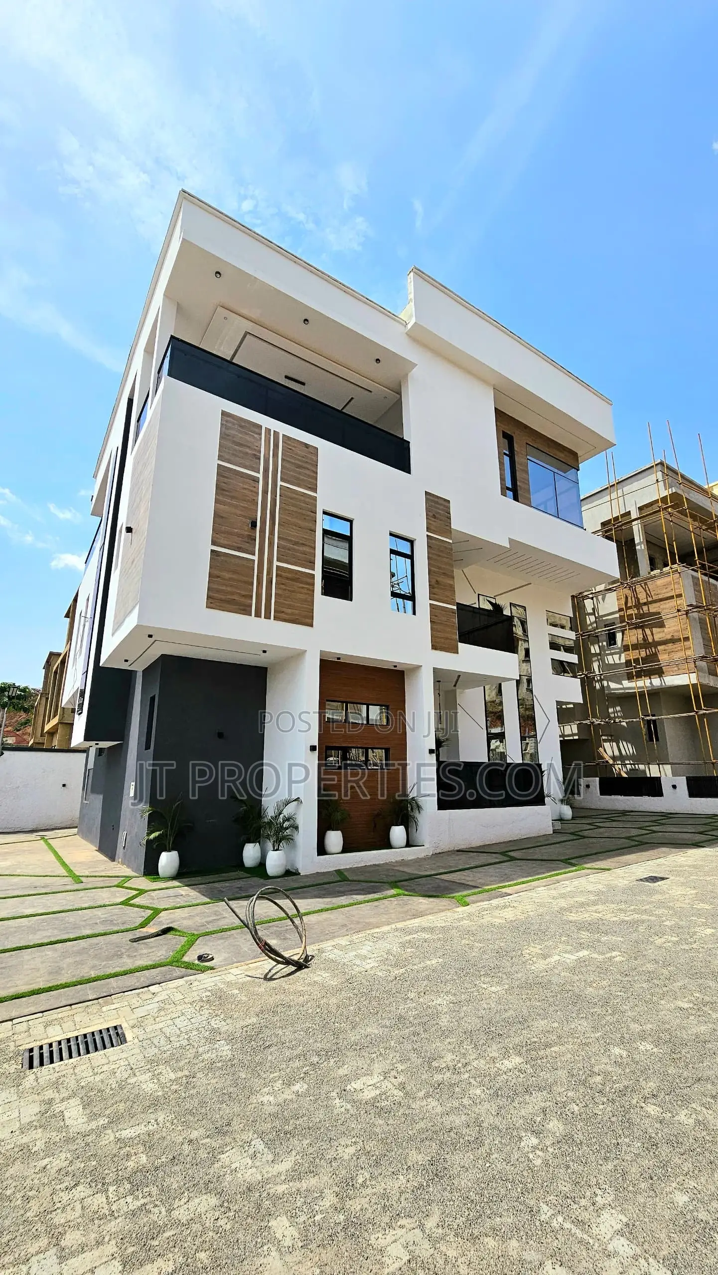 5bdrm Duplex in Asokoro District for sale
