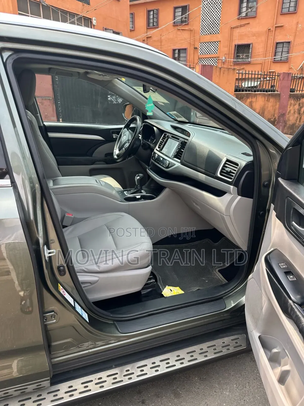 Toyota Highlander XLE V6 4x2 (3.5L 6cyl 6A) 2016 Gray