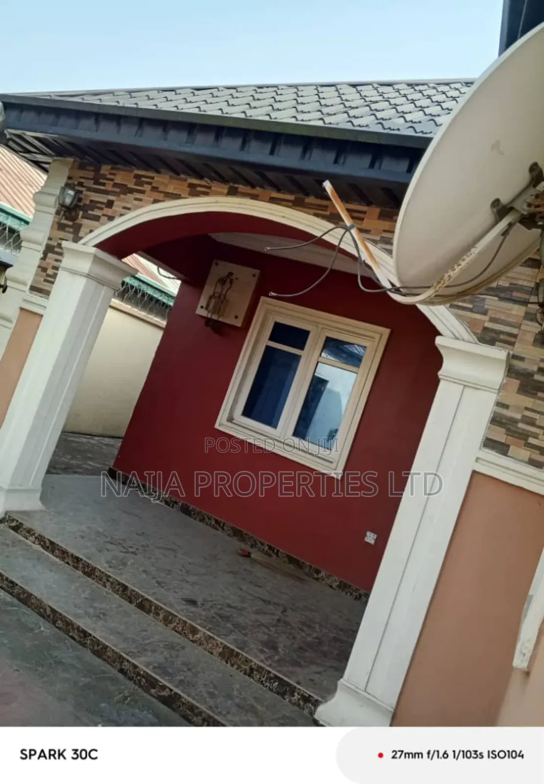 3bdrm Bungalow in New Road, Awoyaya for sale