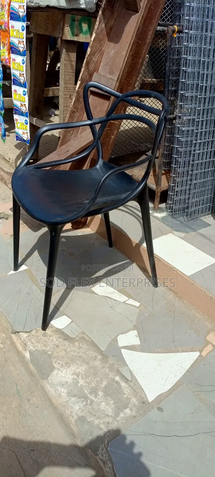 Black Luxurious Plastic Chair for Executive