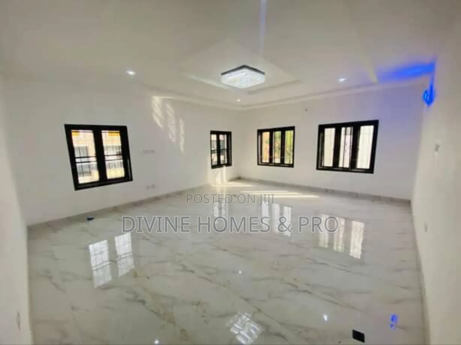 7bdrm Duplex in Kaura for sale