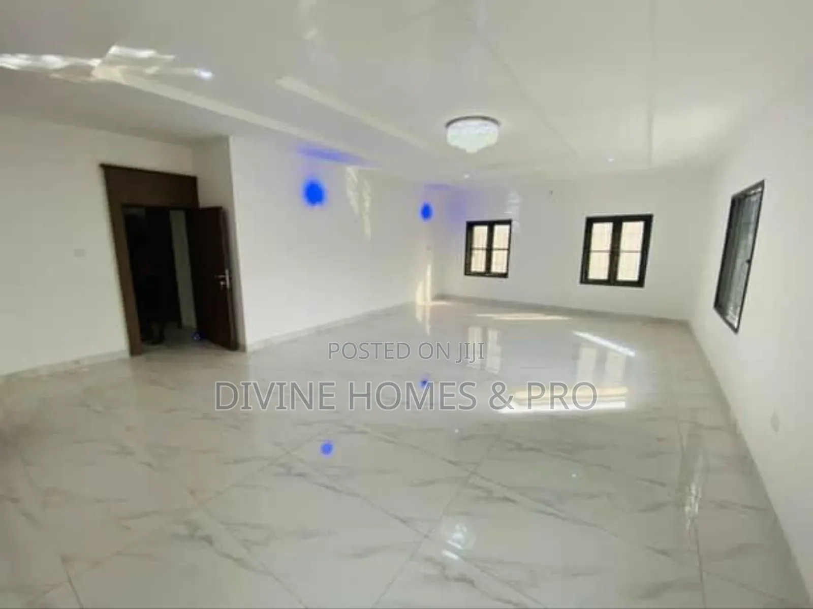 7bdrm Duplex in Kaura for sale