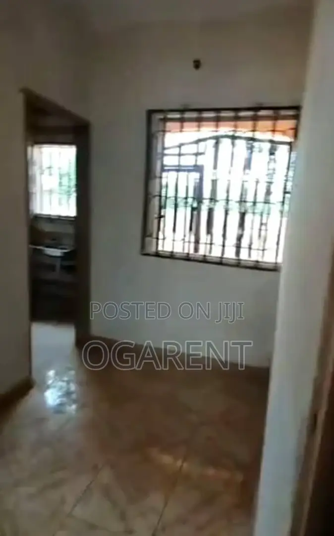 2bdrm Apartment in Santana Market, Benin City for rent