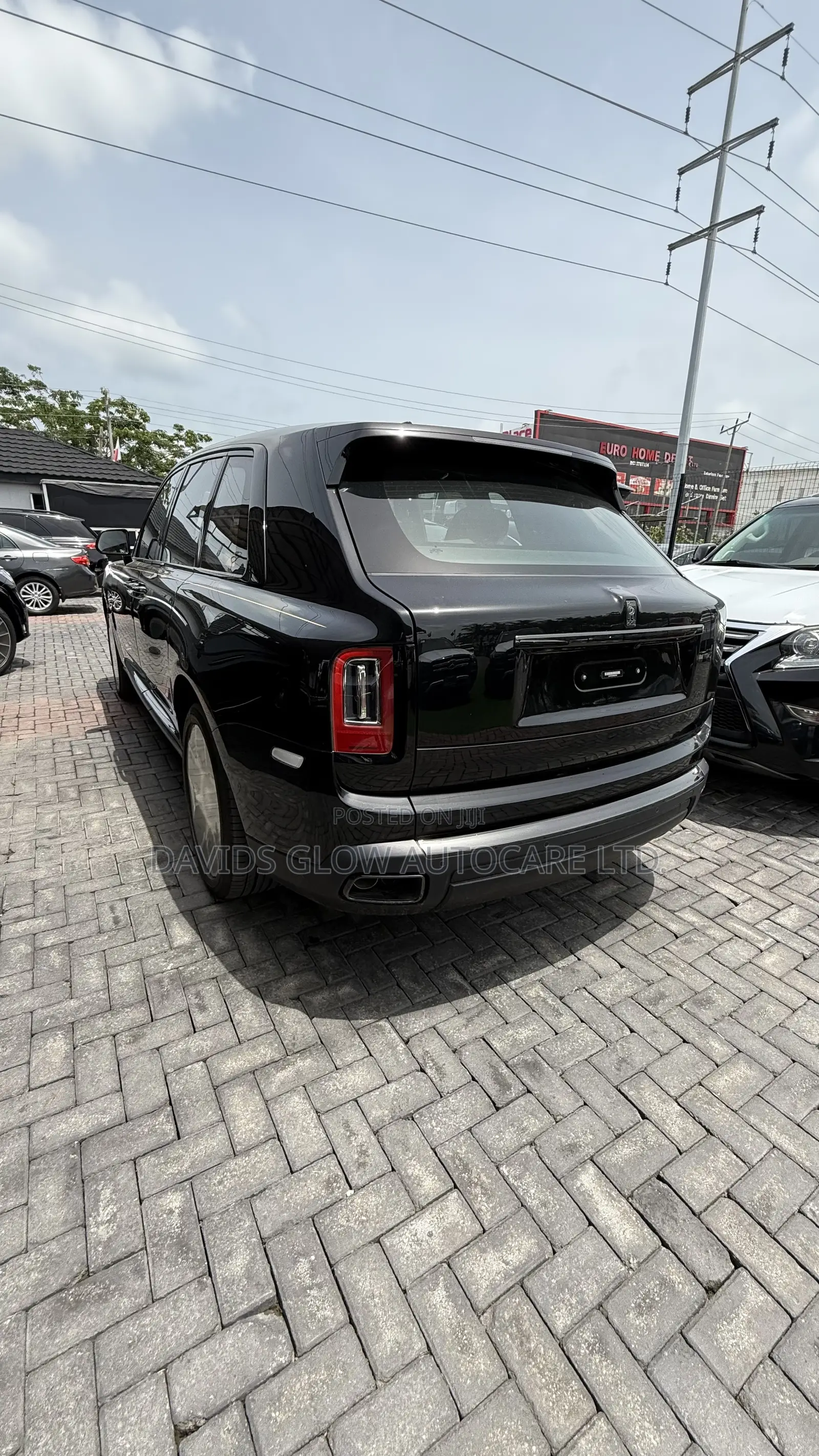 New Rolls-Royce Cullinan Black Badge 2024 Black