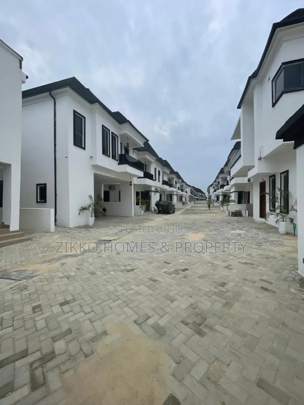 4bdrm Duplex in Harris Drive, Lekki for sale