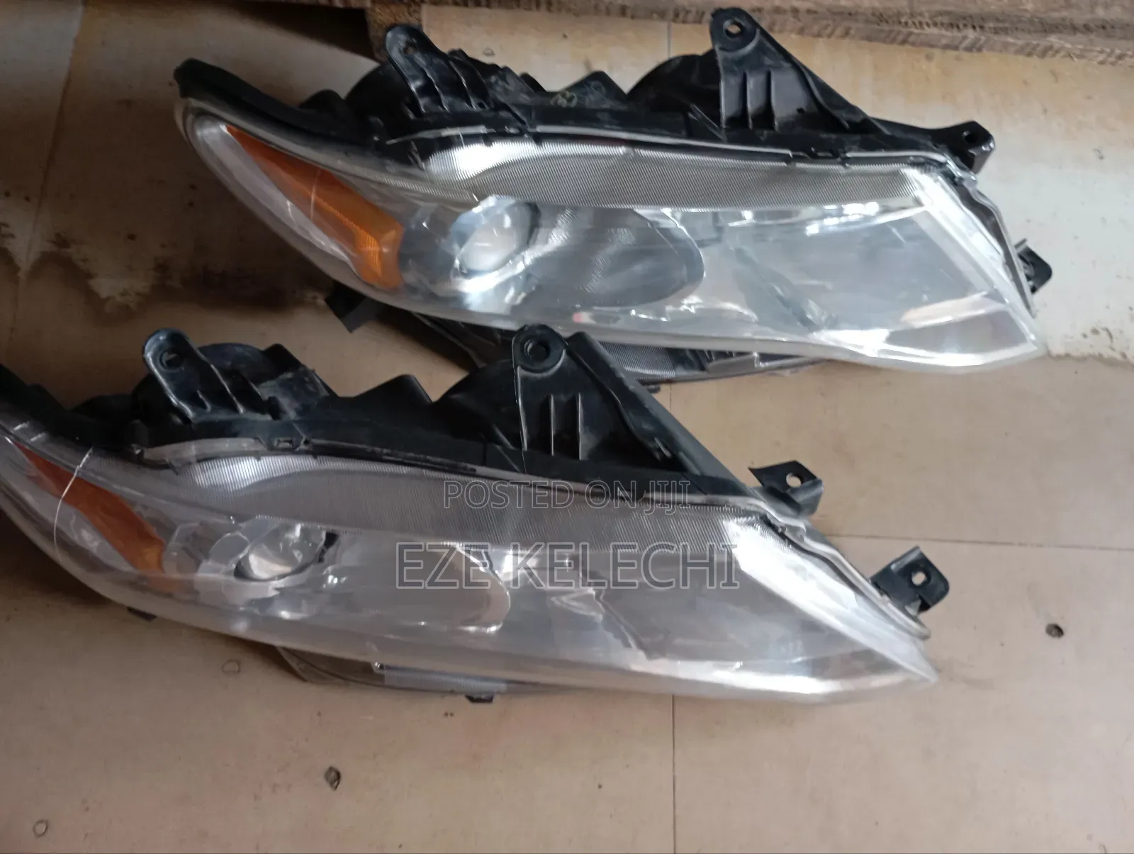 Set Headlight Venza 2009-2011