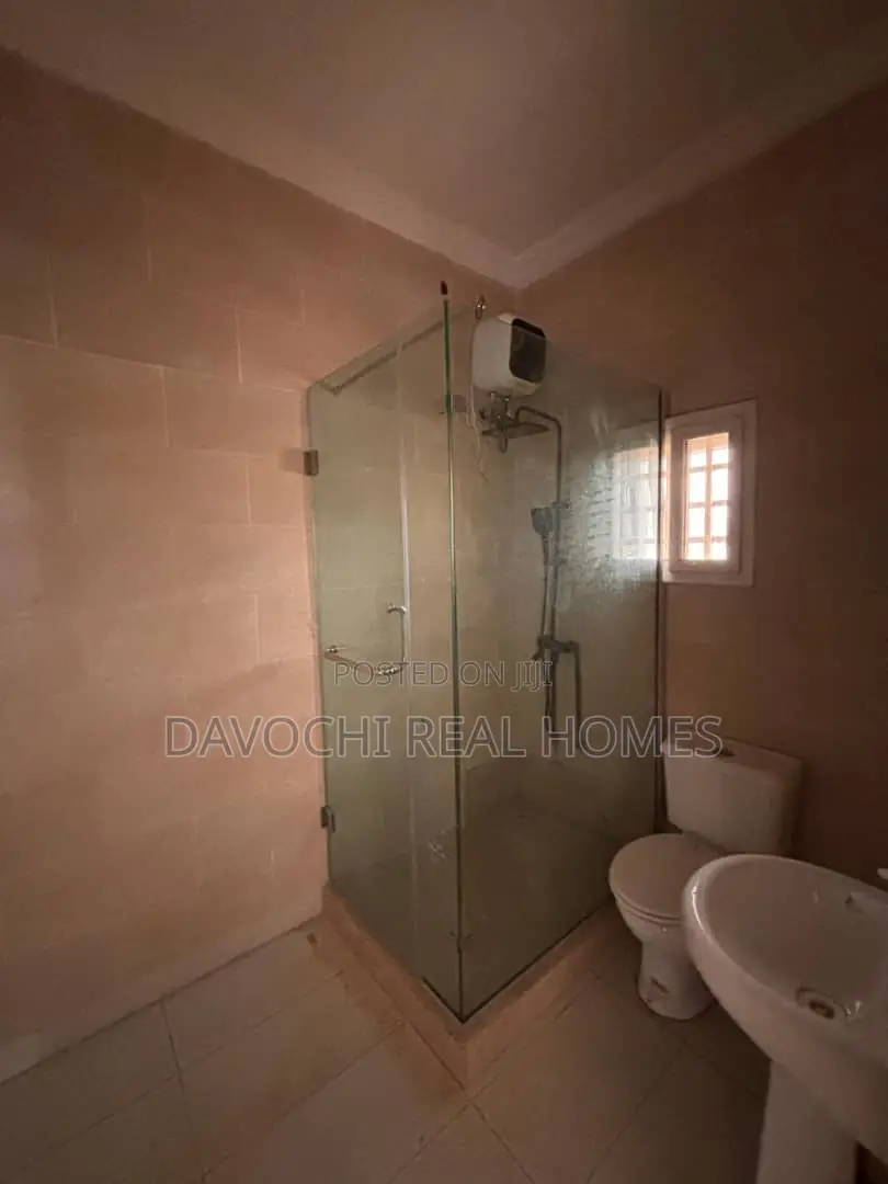 2bdrm Apartment in Lekki Right for rent