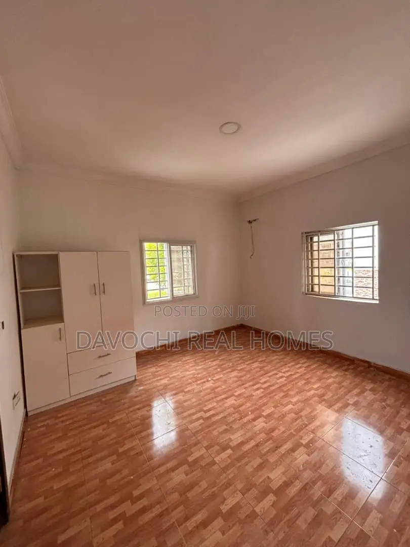2bdrm Apartment in Lekki Right for rent