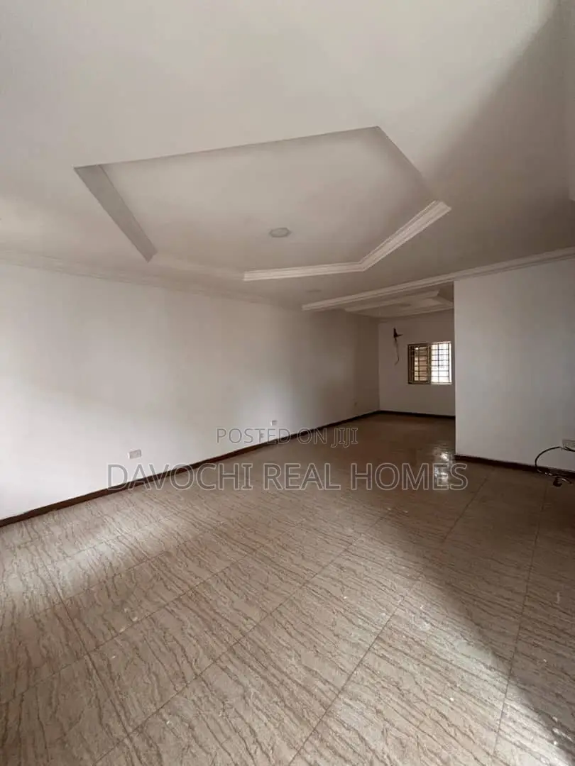2bdrm Apartment in Lekki Right for rent