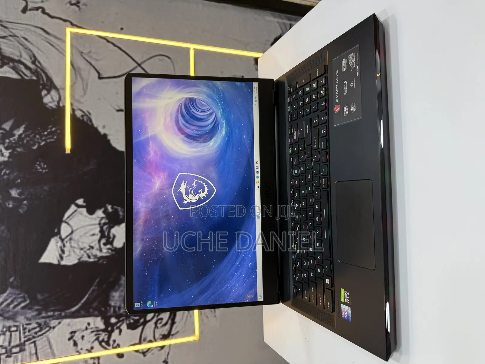 Laptop MSI Raider GE76 12UGS 16GB Intel Core I7 SSD 1.5T