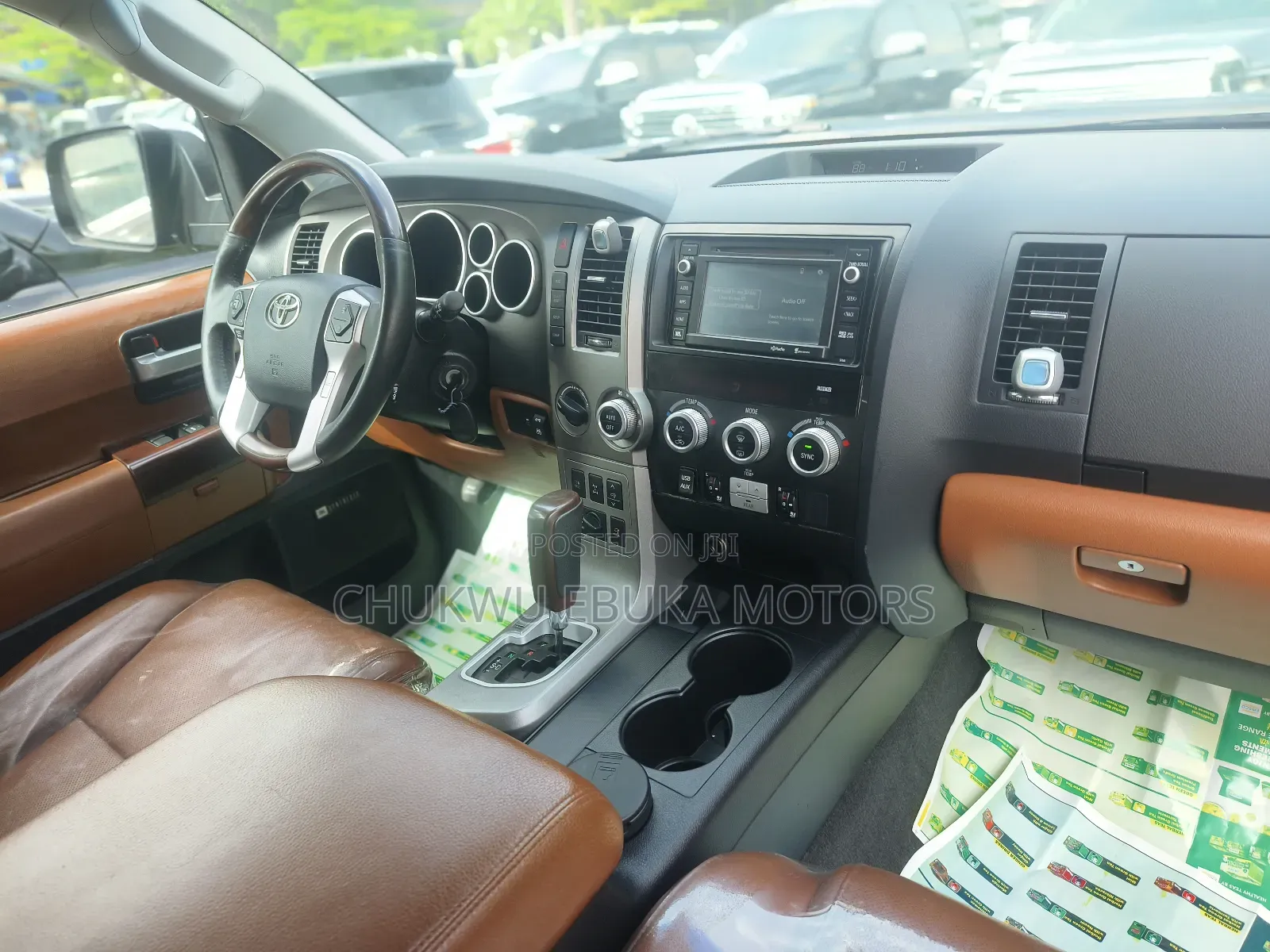 Toyota Sequoia Platinum 4dr SUV (5.7L 8cyl 6A) 2016 Black