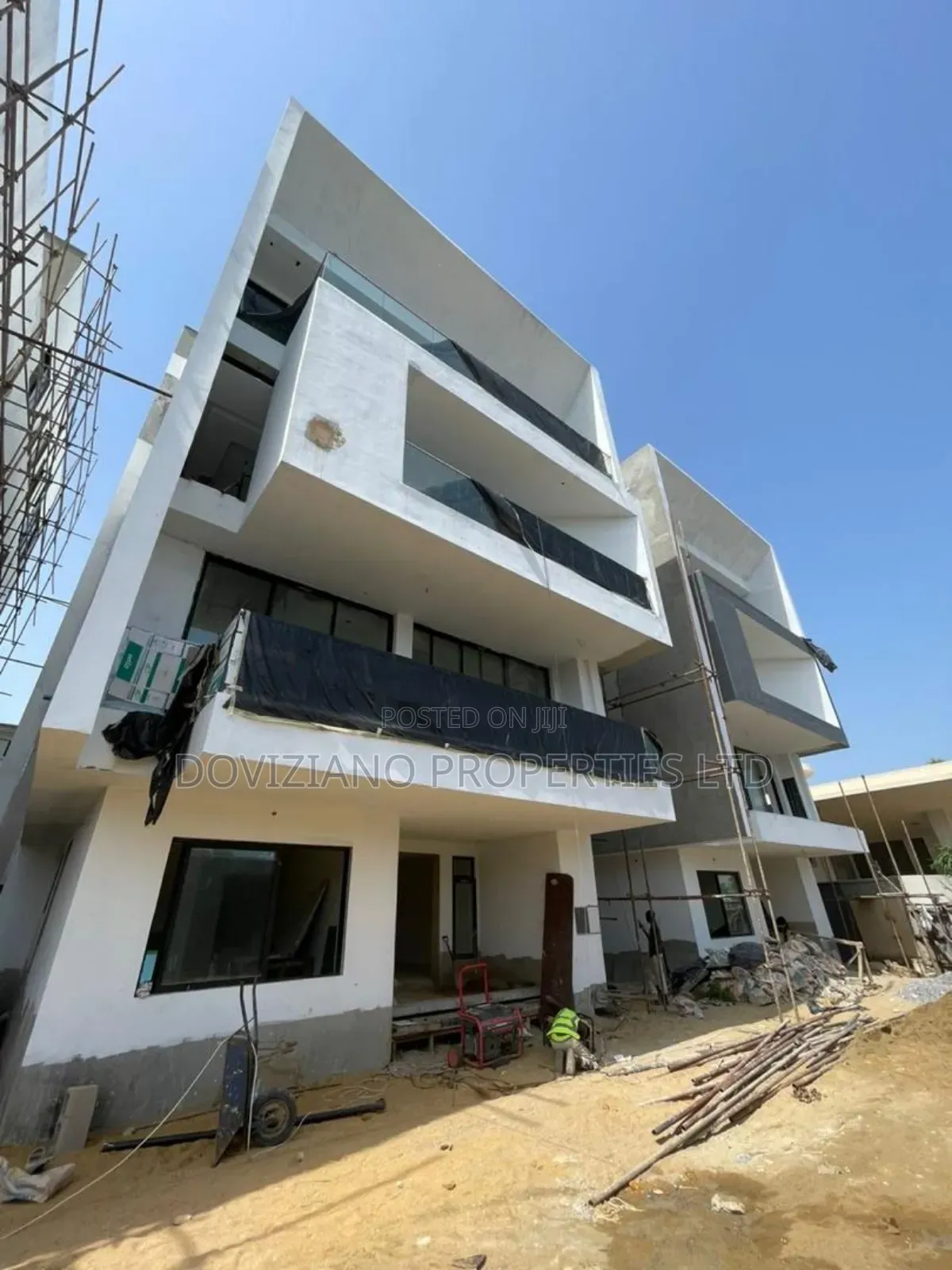 Furnished 6bdrm Duplex in Banana Island for sale