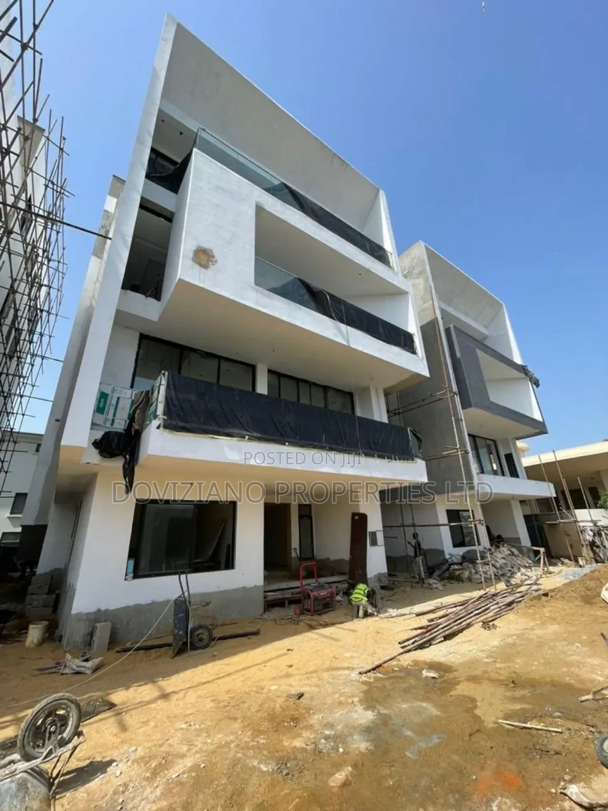 Furnished 6bdrm Duplex in Banana Island for sale