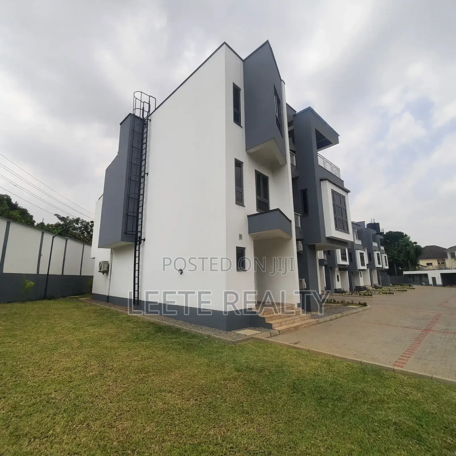 5bdrm Townhouse / Terrace in Wuse 2 for rent