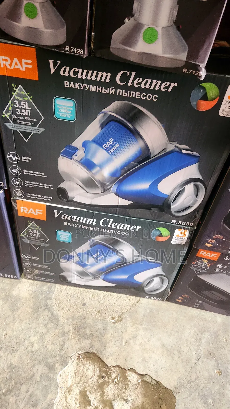 Raf Vacuum Cleaner R.8680