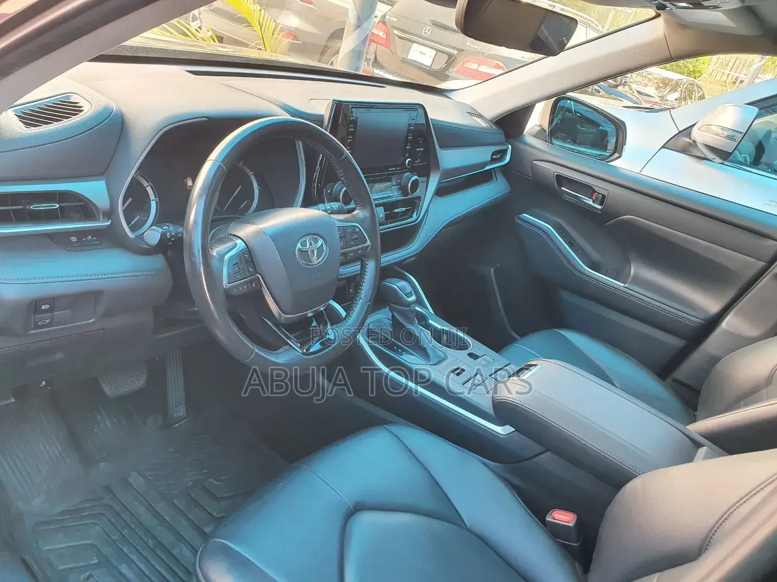 Toyota Highlander LE 2021 Black