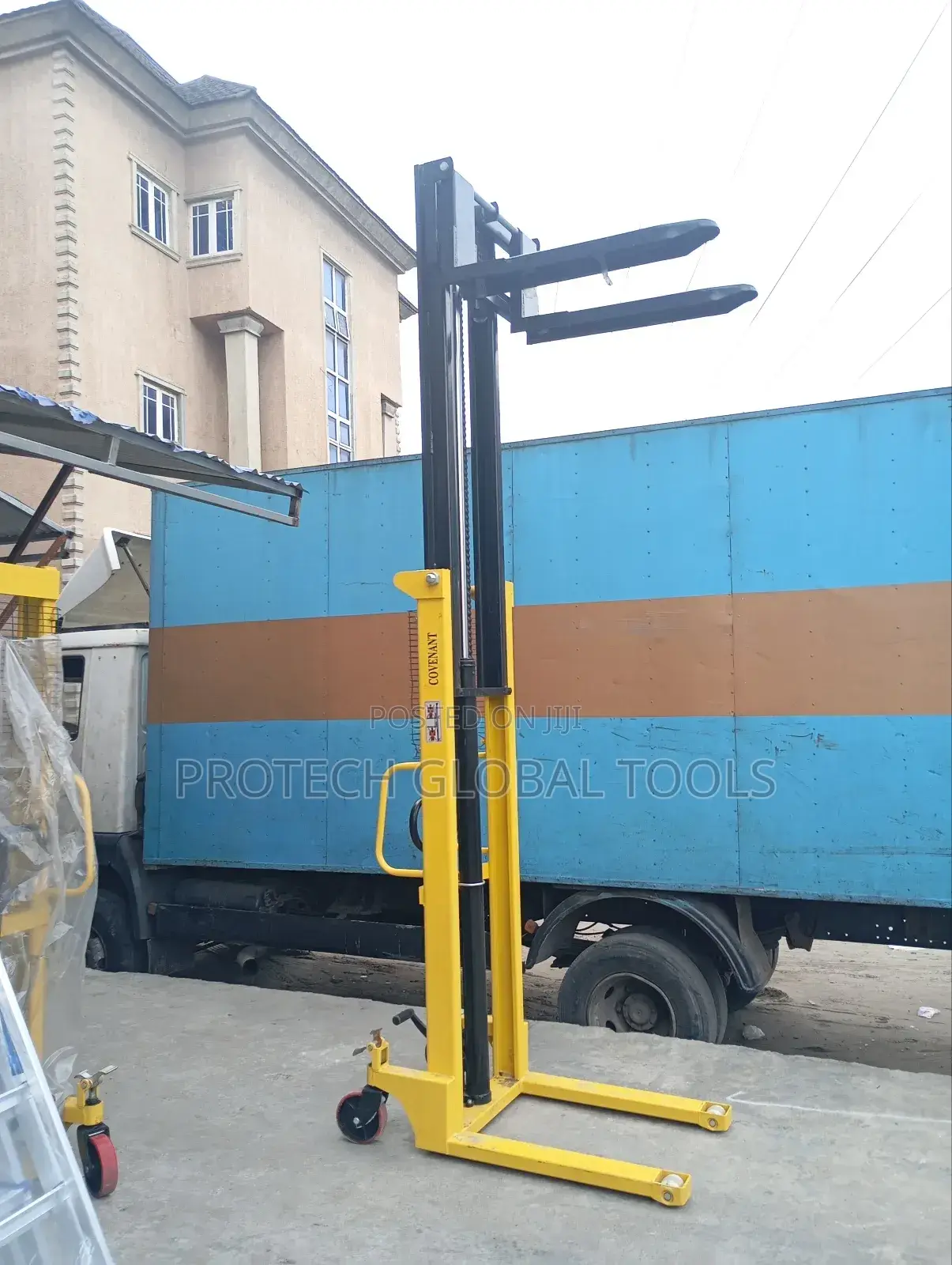 1.5ton by 3 Meters Manual Stacker