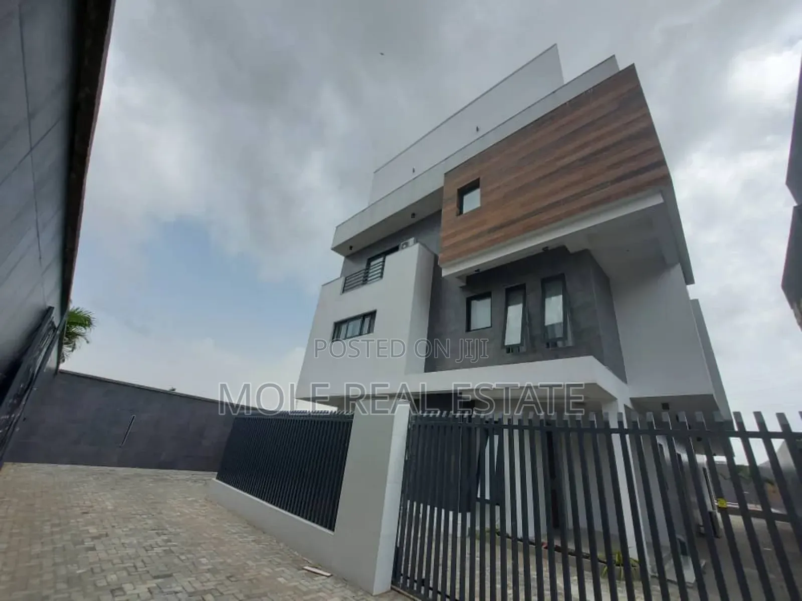 Furnished 5bdrm Duplex in Banana Island Ikoyi for sale