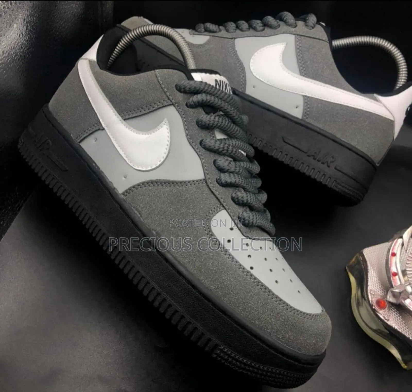 Unisex Nike Big Lace Sneakers