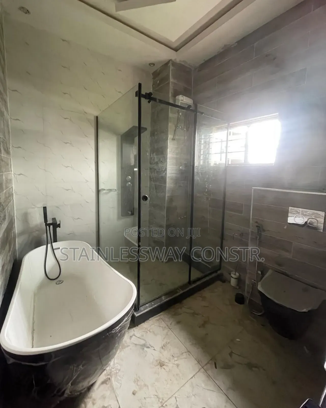 Luxurious Shower Glass Cubicle