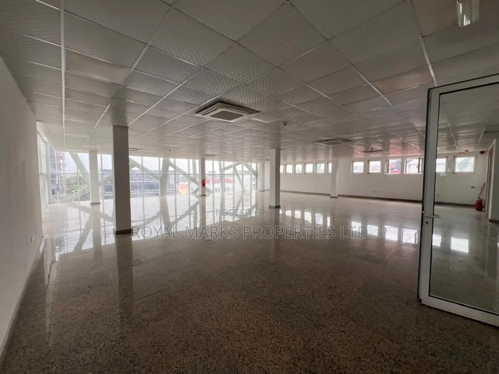 Nicely Located 272sqm Facing the Major Road
