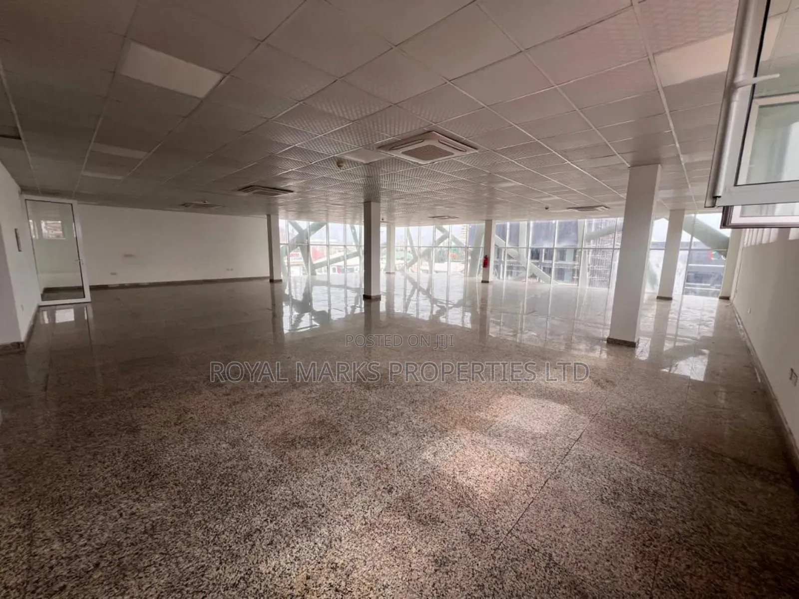 Nicely Located 272sqm Facing the Major Road