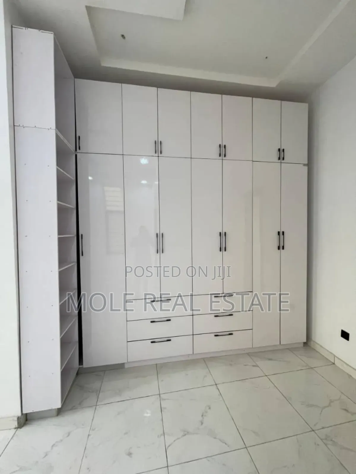 Furnished 5bdrm Duplex in Ikate for sale