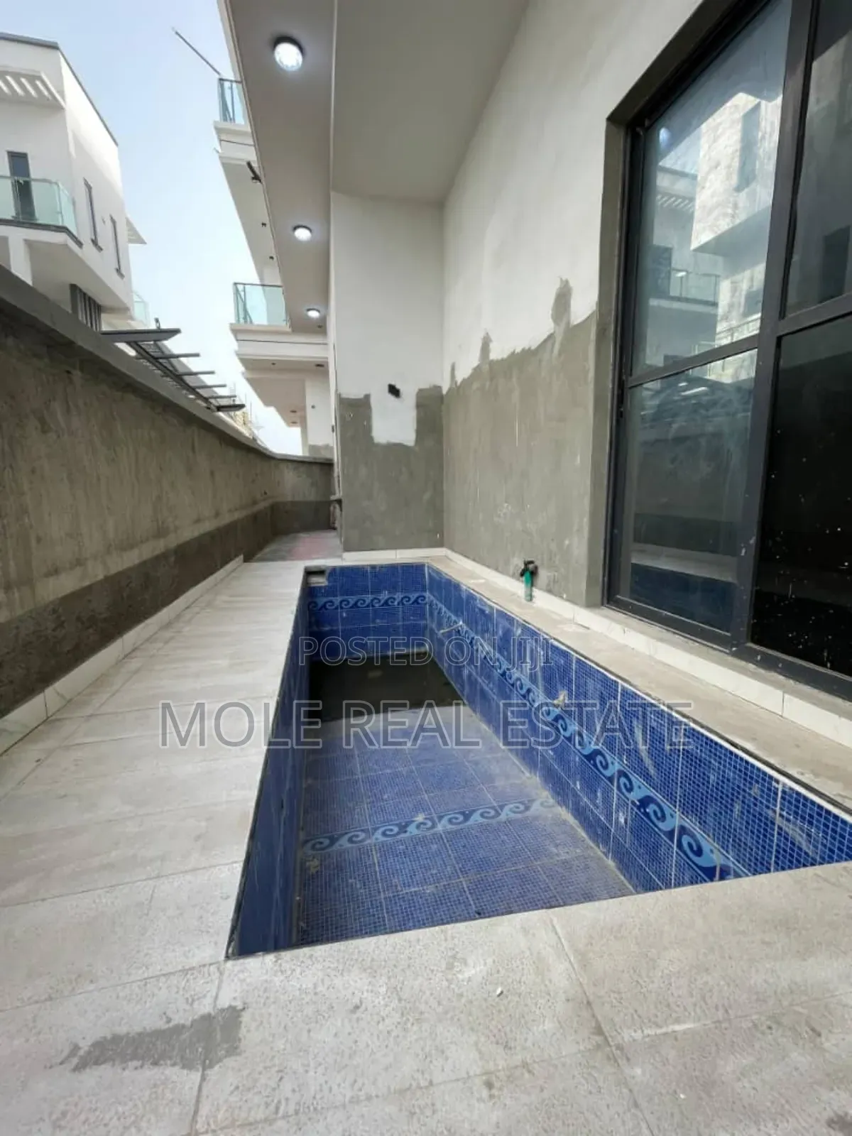 Furnished 5bdrm Duplex in Ikate for sale