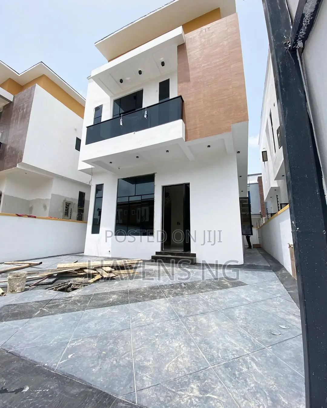 4bdrm Duplex in Lekki Phase 2 for sale