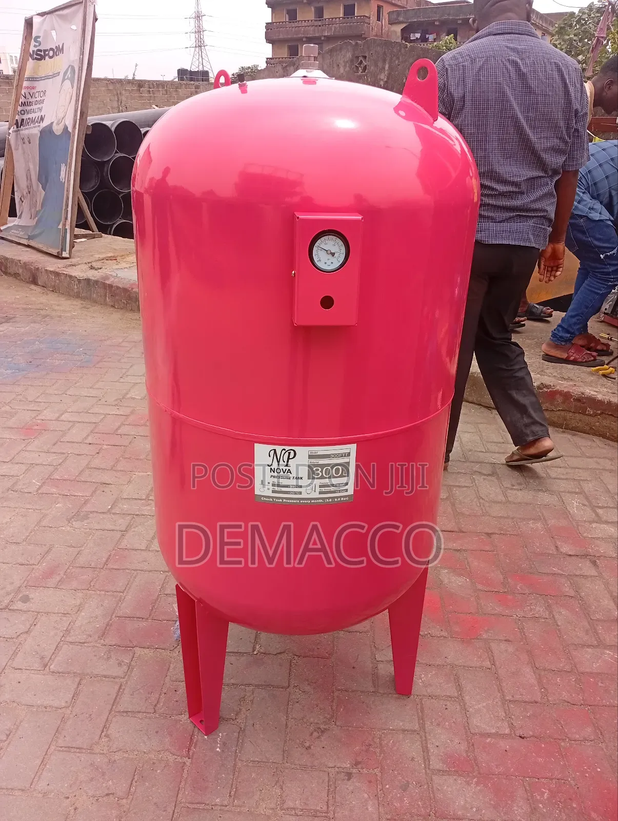 Nov Pleasure Tank 300 La