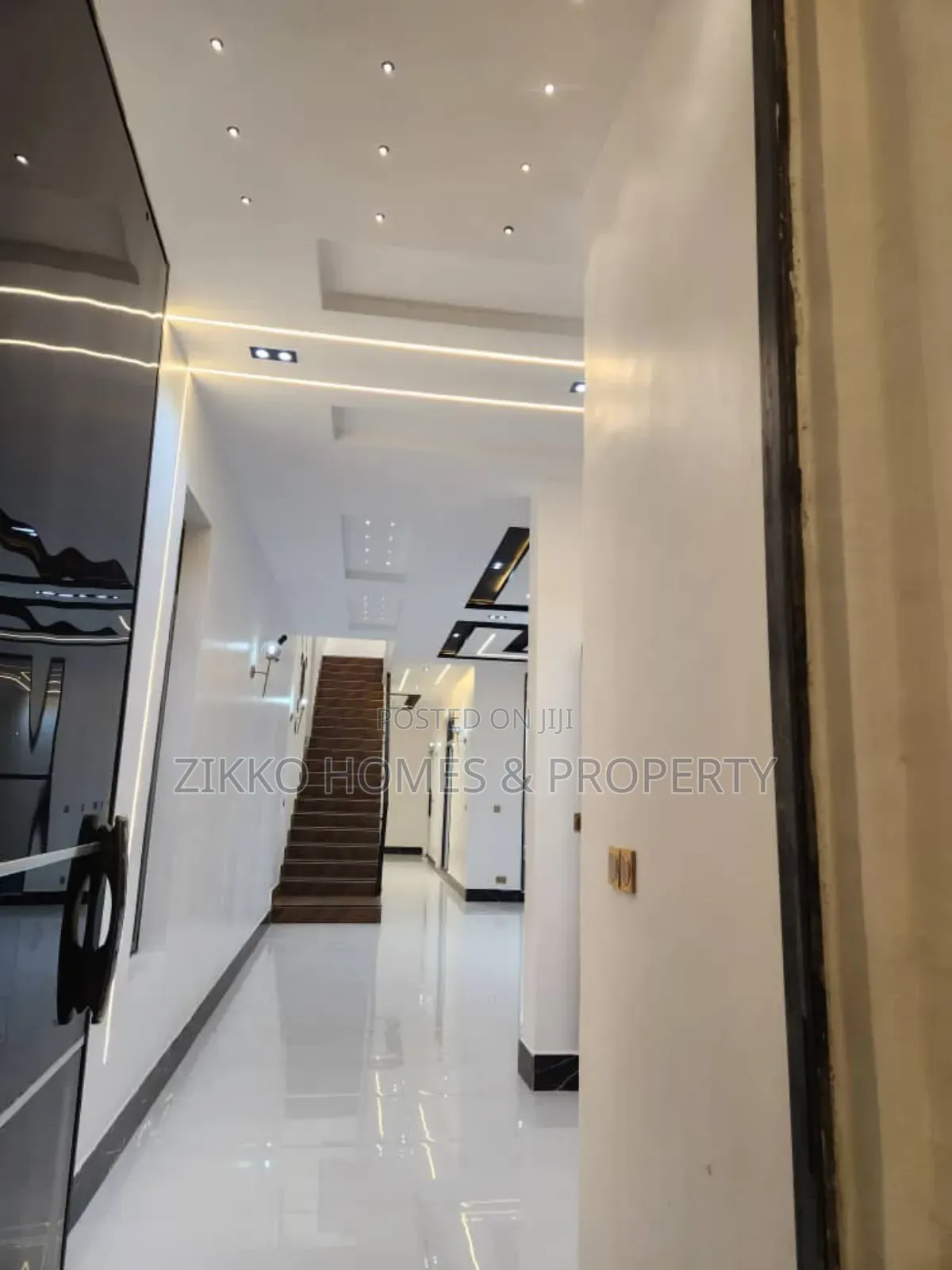5bdrm Duplex in Oakland Estate, Ajah for sale