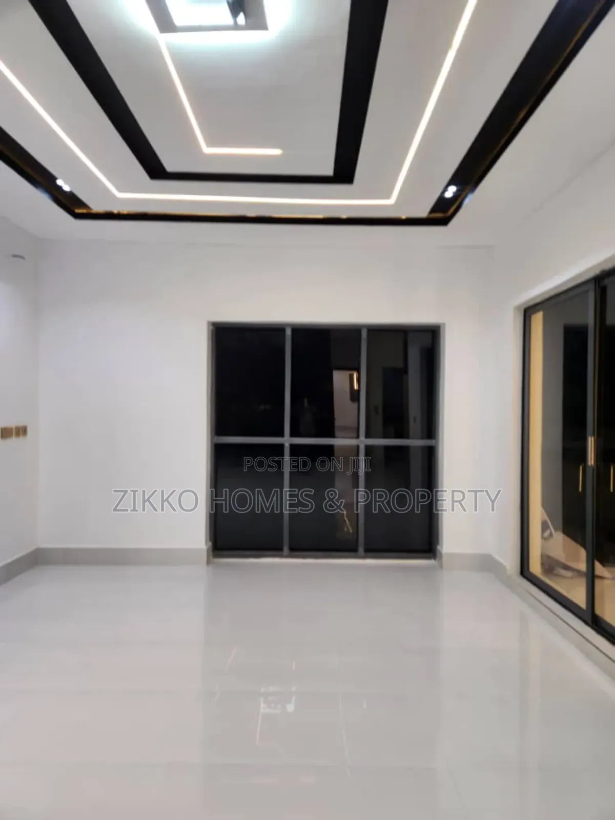5bdrm Duplex in Oakland Estate, Ajah for sale