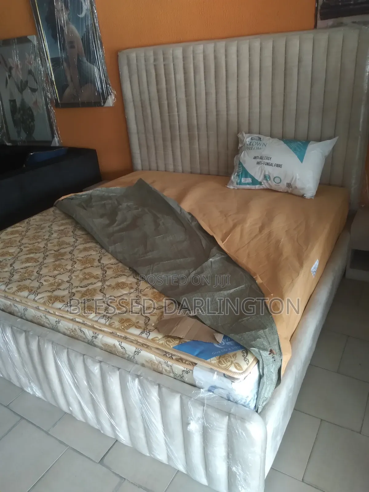 Outter Line Cream Bed 6by6 Bed Frame