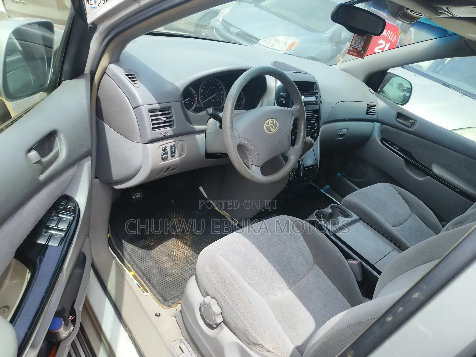 Toyota Sienna LE AWD 2005 Gold